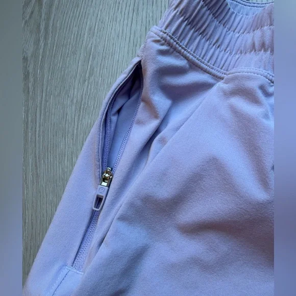 Lululemon Pace Breaker Linerless Short 7”
Size M - Picture 5 of 8